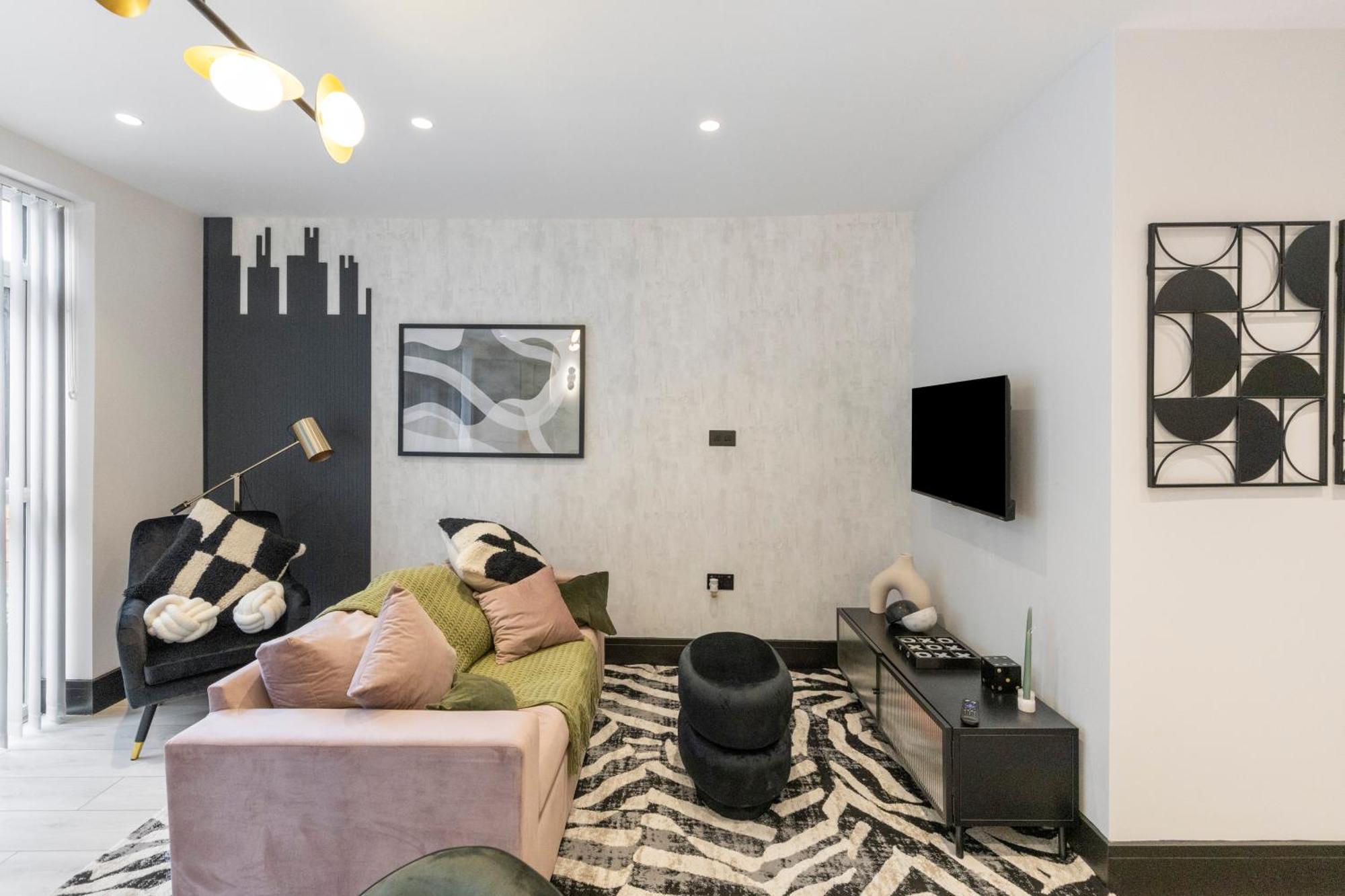 Unwind In Style 2Br With Cozy Backyard For Groups Lägenhet London Exteriör bild